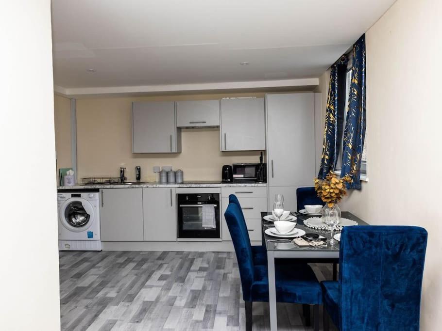 1 Bedroom-Sofabed-Worktable-4-Wifi-Parking Londres Extérieur photo