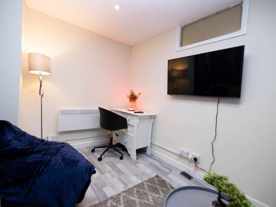 1 Bedroom-Sofabed-Worktable-4-Wifi-Parking Londres Extérieur photo