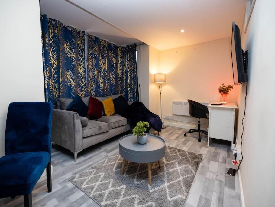 1 Bedroom-Sofabed-Worktable-4-Wifi-Parking Londres Extérieur photo