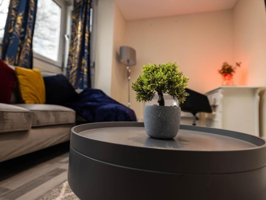 1 Bedroom-Sofabed-Worktable-4-Wifi-Parking Londres Extérieur photo