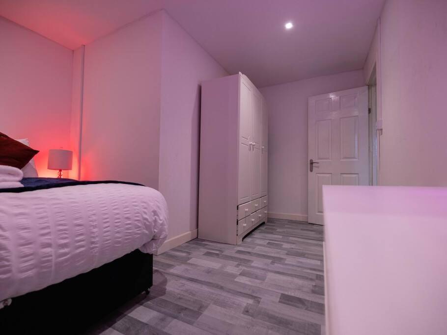 1 Bedroom-Sofabed-Worktable-4-Wifi-Parking Londres Extérieur photo