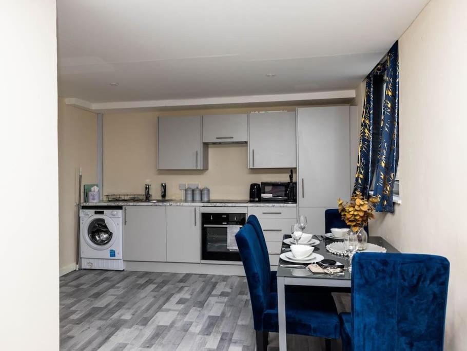 1 Bedroom-Sofabed-Worktable-4-Wifi-Parking Londres Extérieur photo
